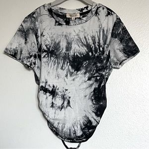 PAPAYA Heart & Hips Tie-Dye Crop Top w/ Open Back - White/Black